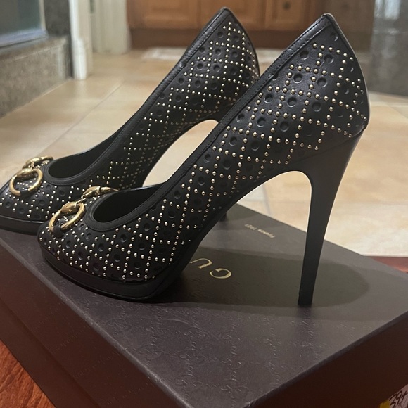 Gucci black leather pumps with studs size 39, 5 with original box - Picture 3 of 4